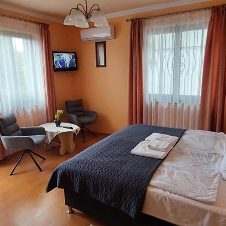 Arnika Vendeghaz Apartment Hajduszoboszlo Bagian luar foto