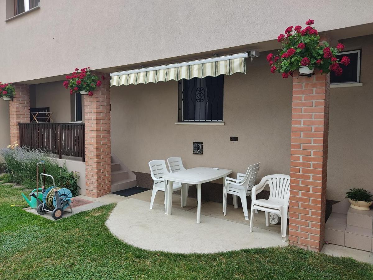 Arnika Vendeghaz Apartment Hajduszoboszlo Bagian luar foto