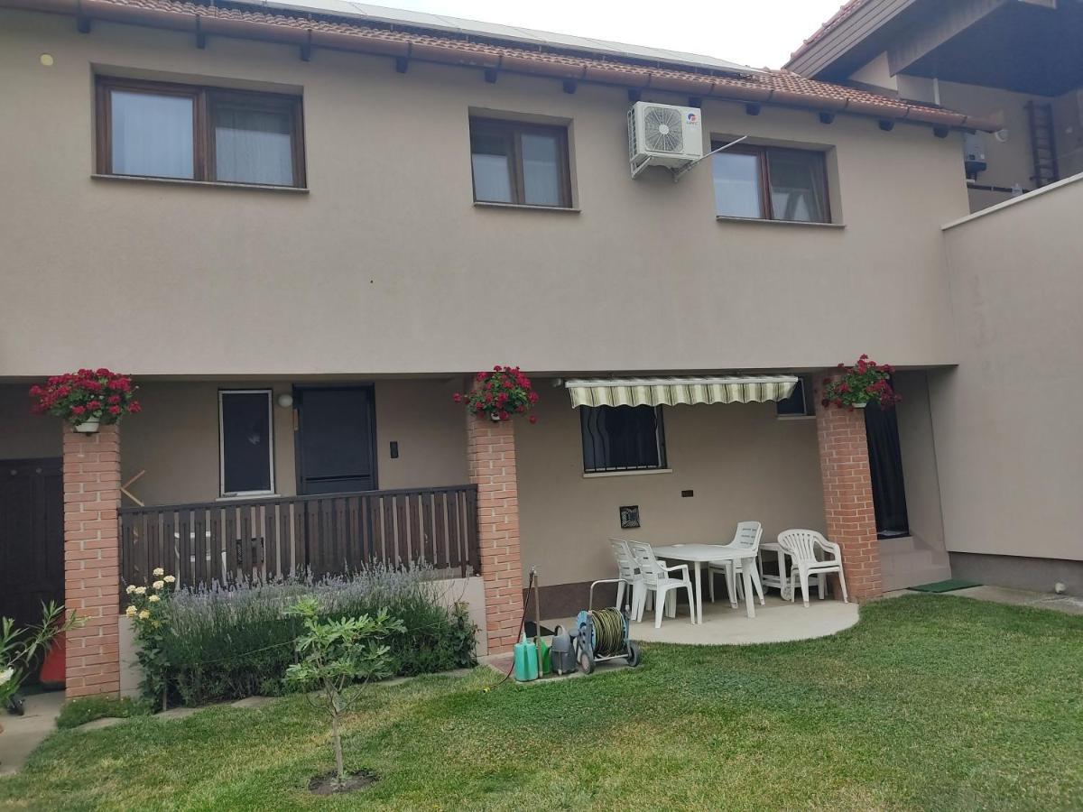 Arnika Vendeghaz Apartment Hajduszoboszlo Bagian luar foto