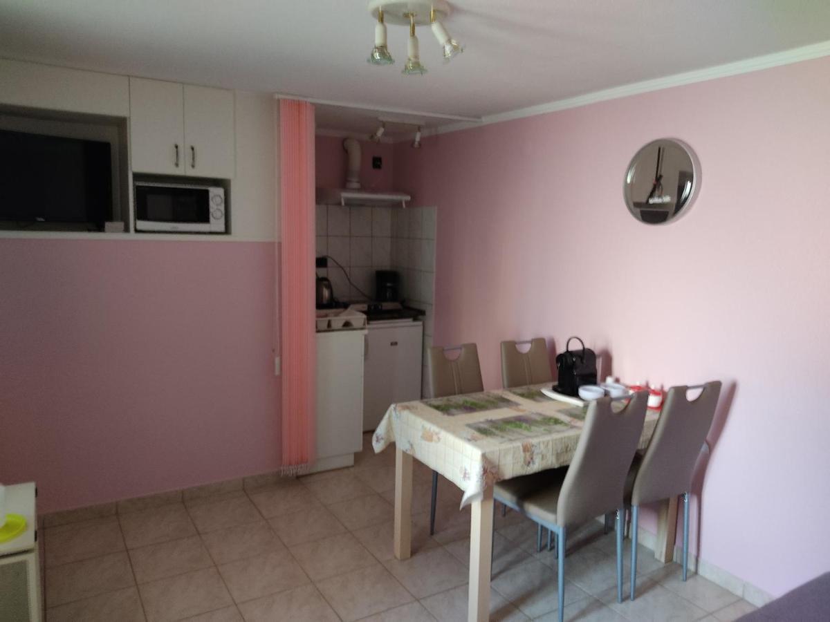 Arnika Vendeghaz Apartment Hajduszoboszlo Bagian luar foto