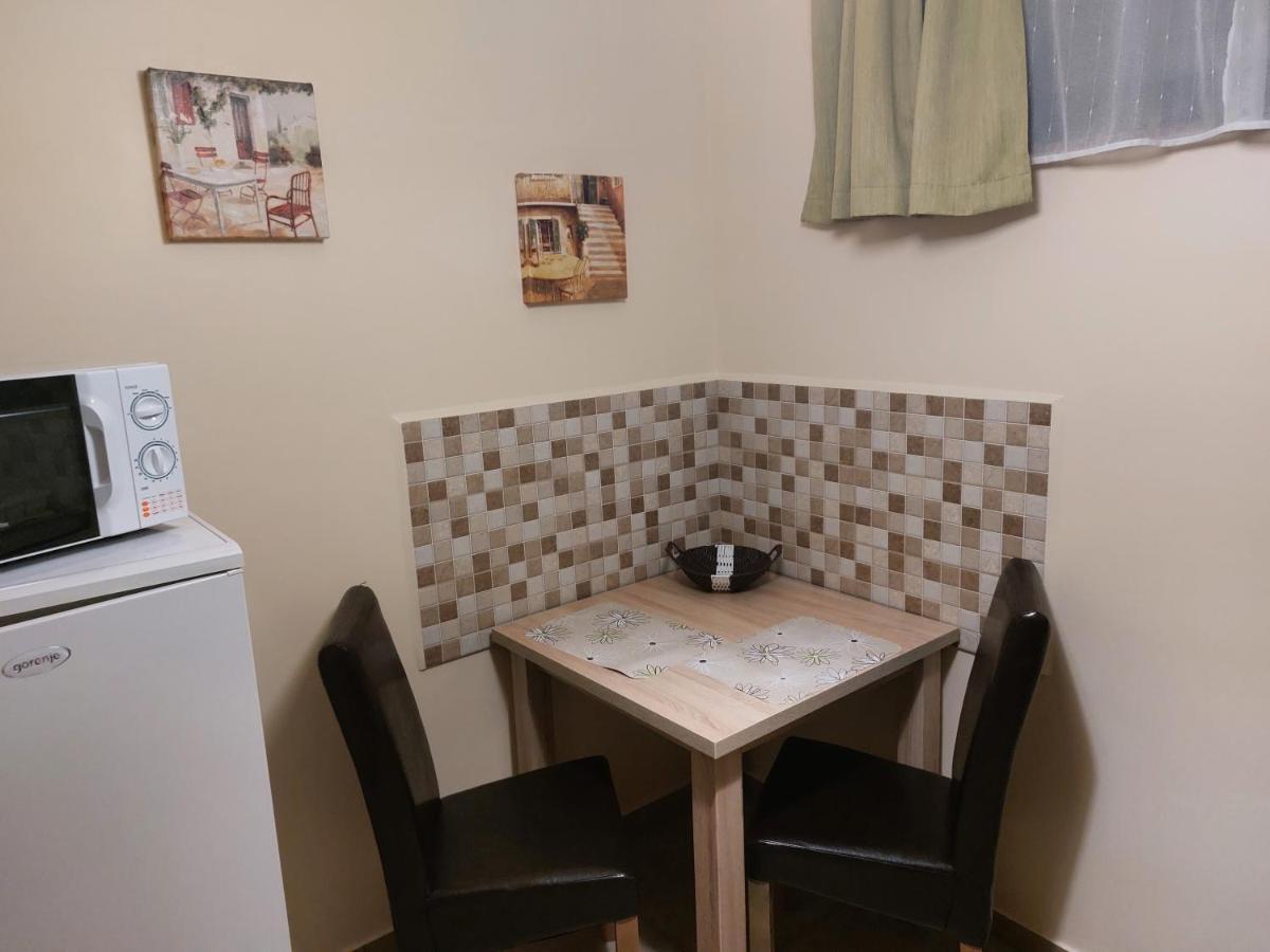 Arnika Vendeghaz Apartment Hajduszoboszlo Bagian luar foto
