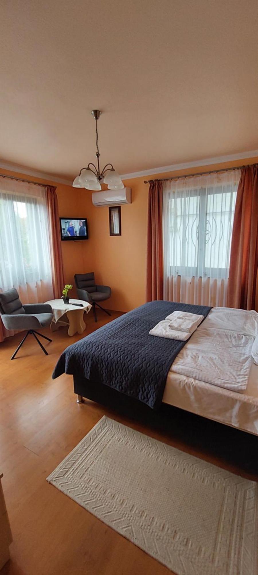 Arnika Vendeghaz Apartment Hajduszoboszlo Bagian luar foto