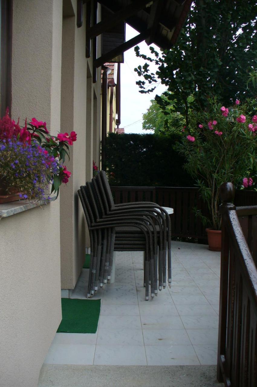 Arnika Vendeghaz Apartment Hajduszoboszlo Bagian luar foto